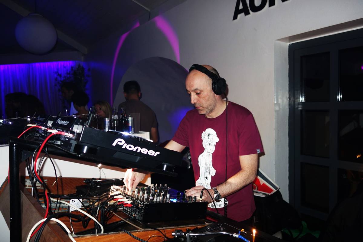 holiday-techno-party_10
