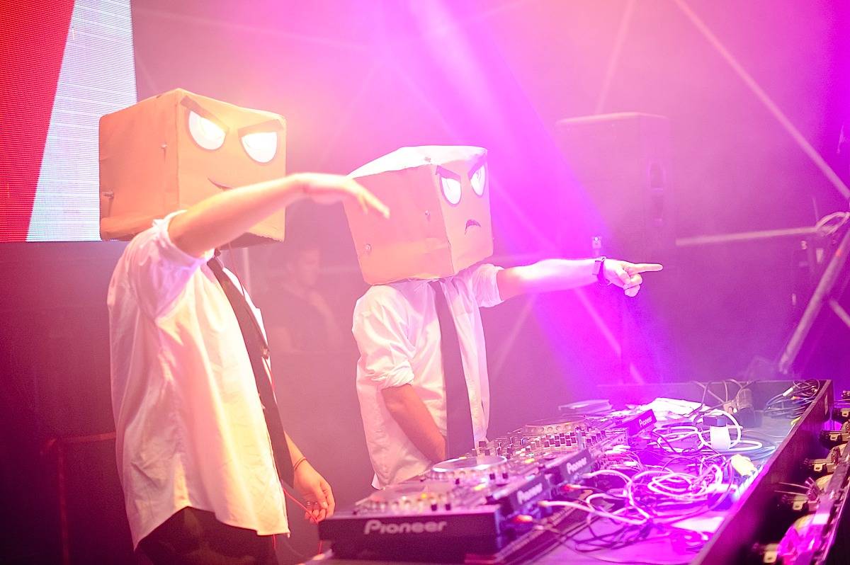 djs-from-mars-zrce
