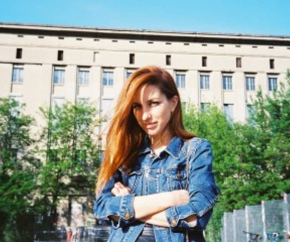 alt