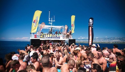 boat party4