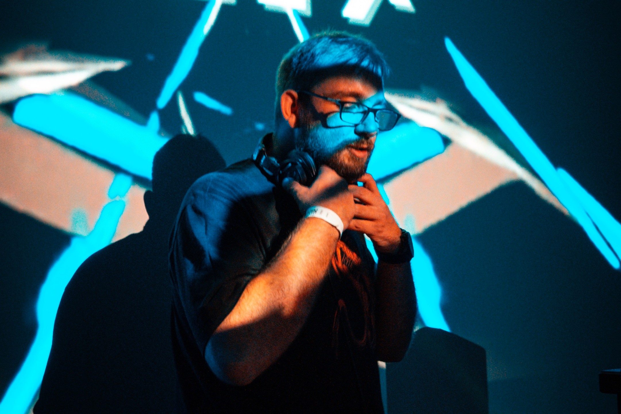 Novi val: Alex – mladi DJ iz Vrlike u svijet elektroničke glazbe ulazi iz folklorne baštine